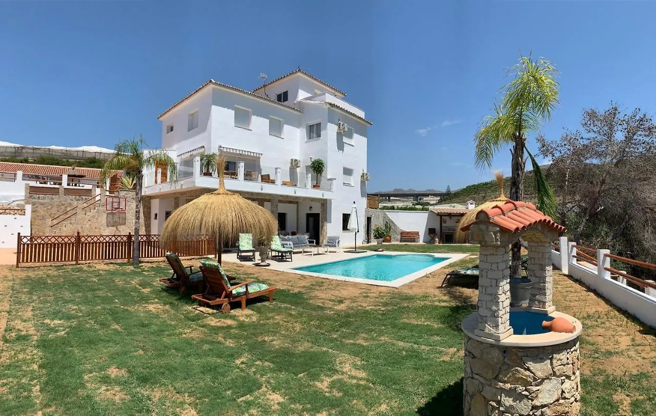 Los Nisperos Algarrobo Costa İspanya