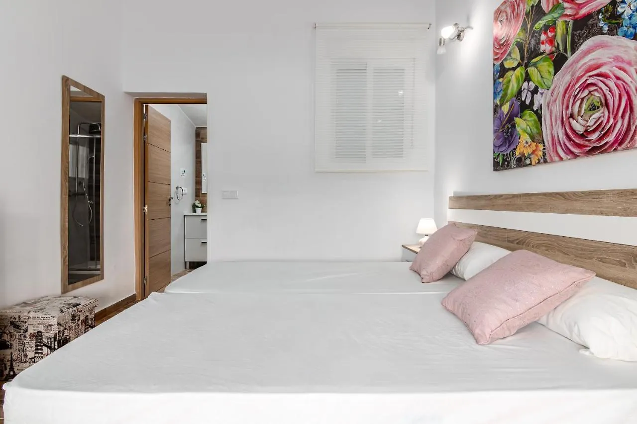 Los Nisperos Algarrobo Costa Tatil Evi